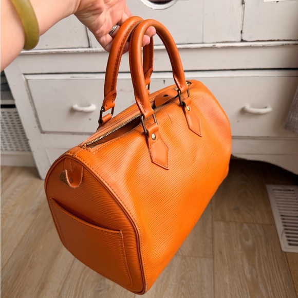 Louis Vuitton Speedy Epi in Vibrant Orange - Picture 7 of 8